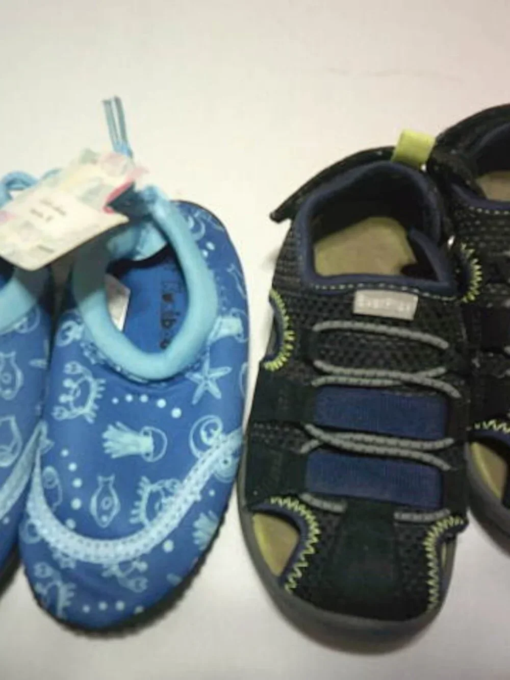NEW BOYS SHOES LOT OSHKOSH SANDALS  & WATER SHOES BLUE SIZE 8 SMALL 👦